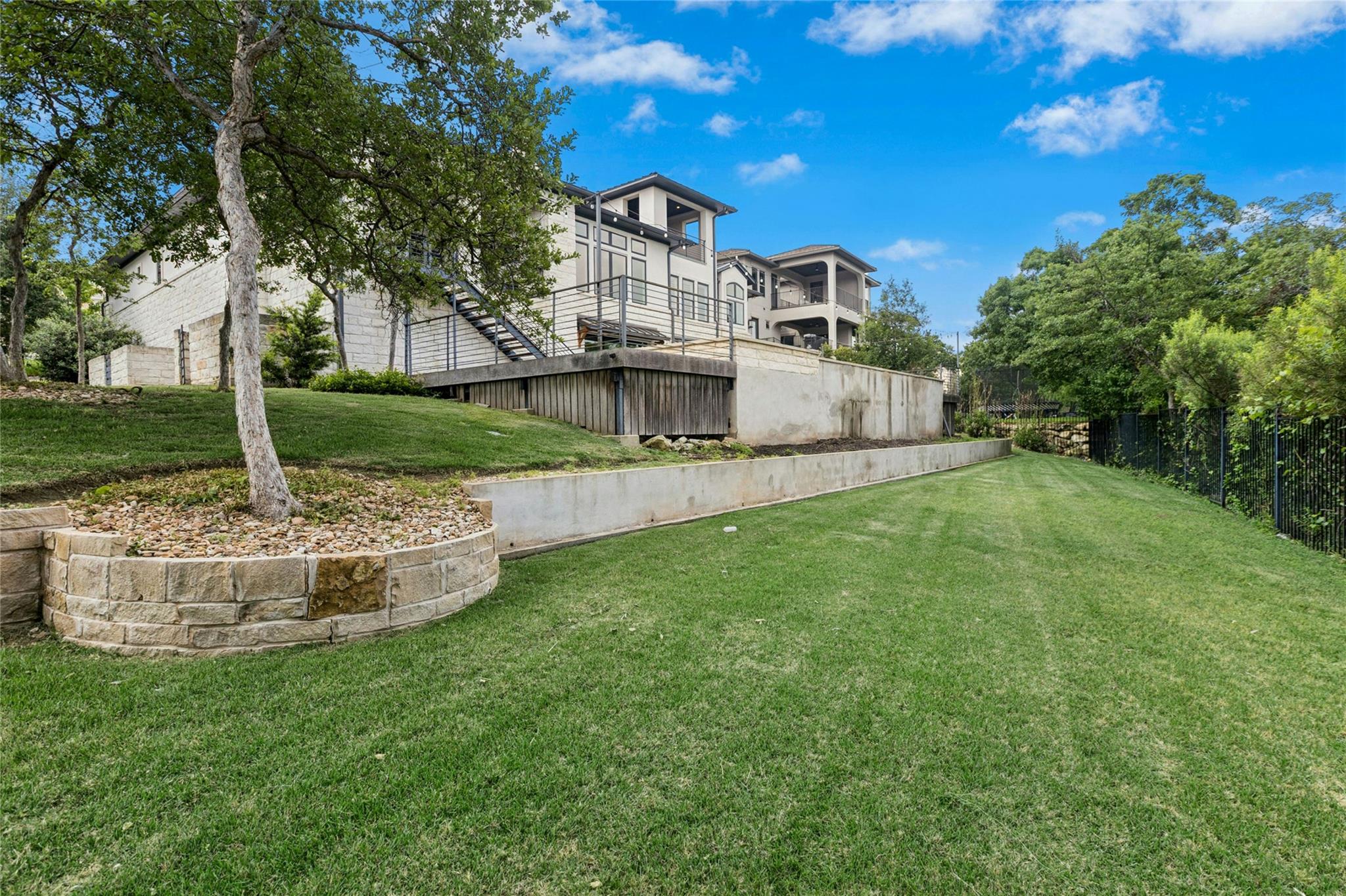 508  Woodside Ter